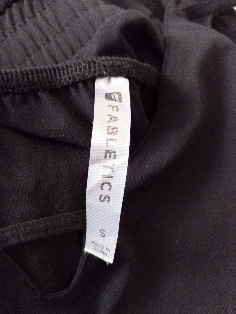 Fabletics Parker Jumpsuit Black Strappy V Neck Tie Waist Small - Picture 4 of 10